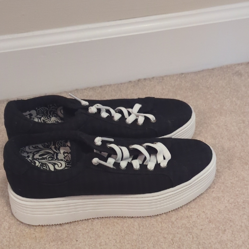 Roxy Black and White Platform Sneakers with Canvas Upper